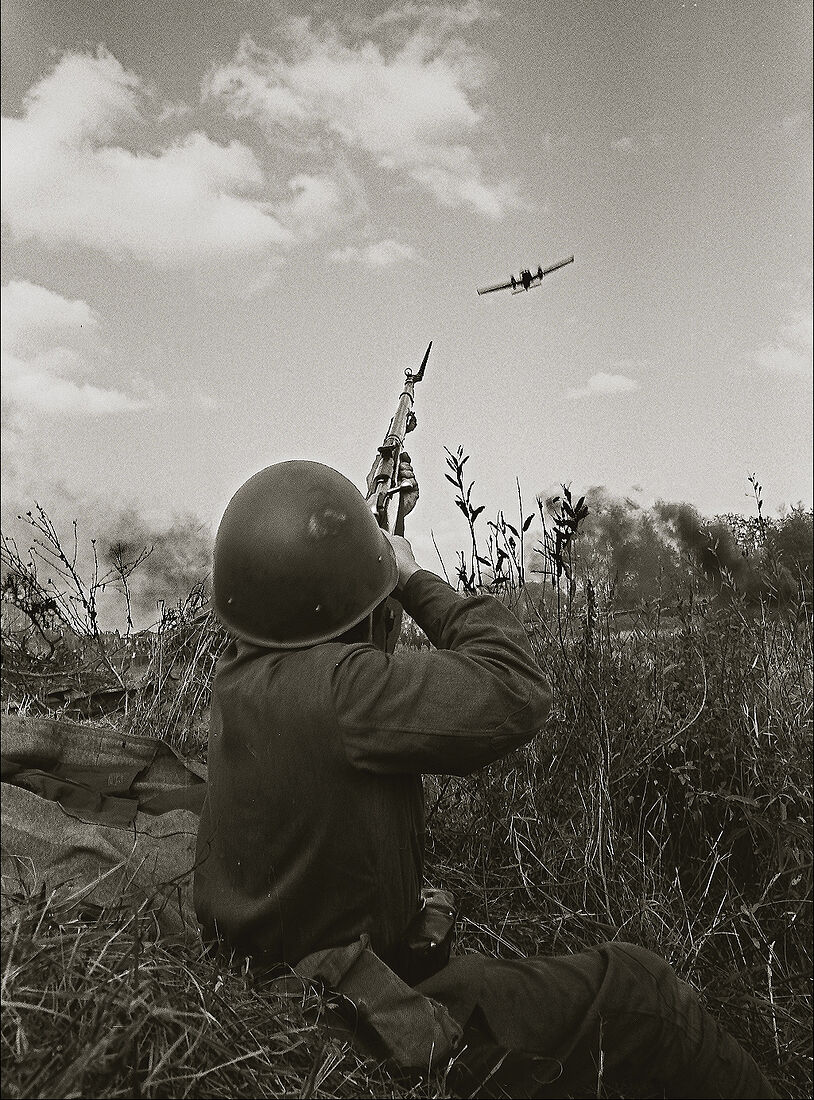 Photograther Khramova Nadezda. Reconstruction WWII. Untitled
