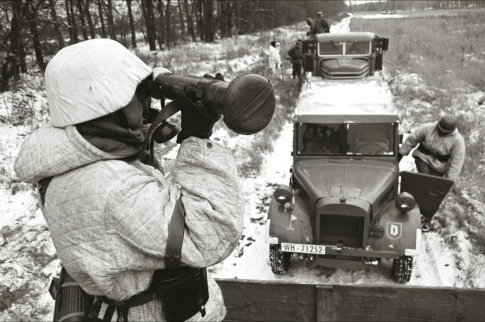 Photograther Khramova Nadezda. Reconstruction WWII. Untitled